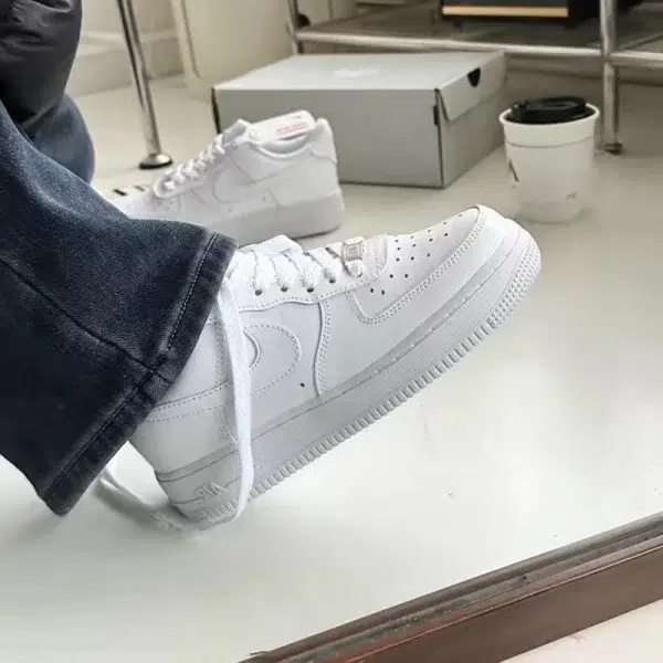 Nike Original White Air Force 1 07 Low Trendy Board Shoes Lightweight Breathable Mens Casual Shoes - Image 6